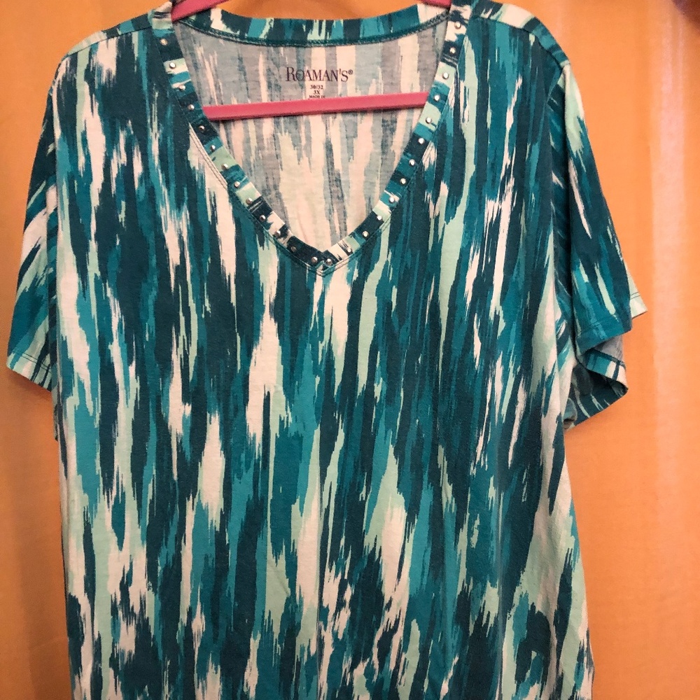 Roaman's (3X) striped top - fits like 5X